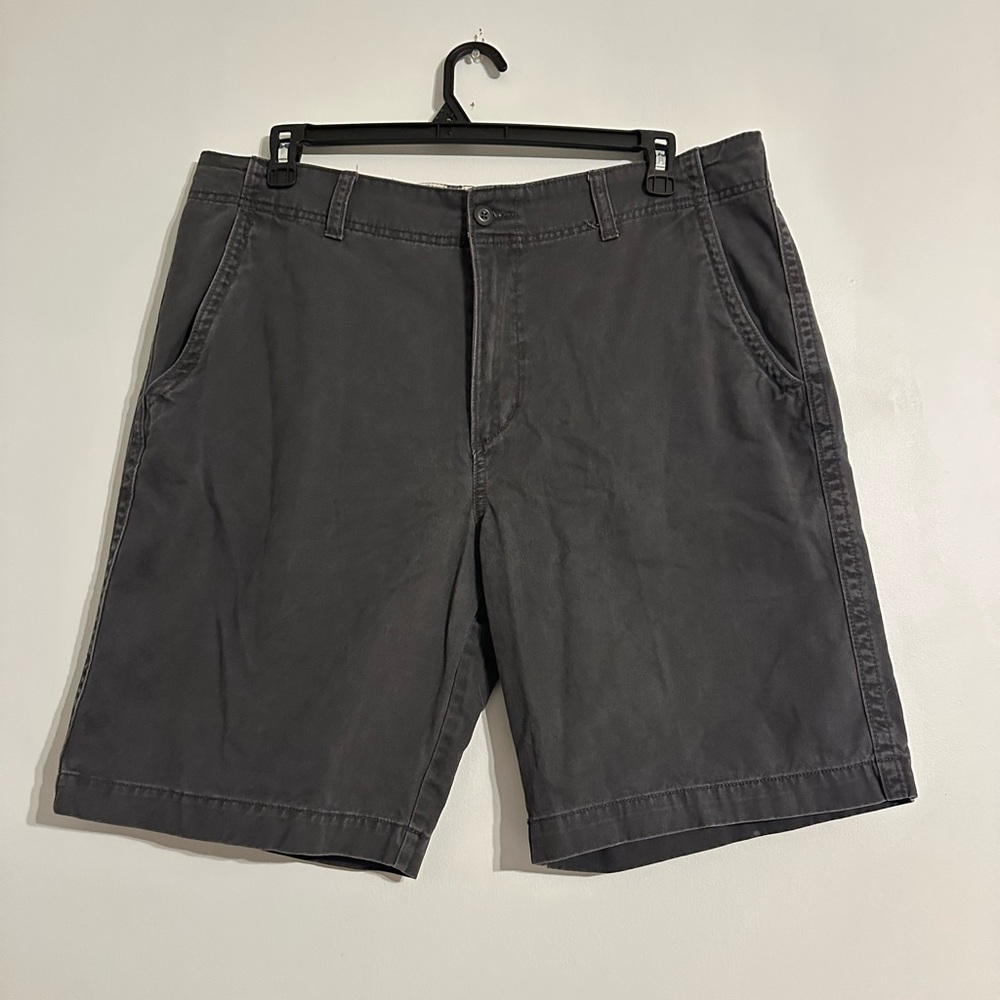 Old Navy Broken-In Khaki Shorts Classic Length Waist 38